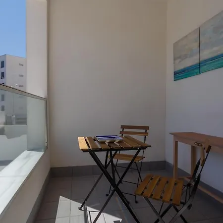 Real Escuela Apartment